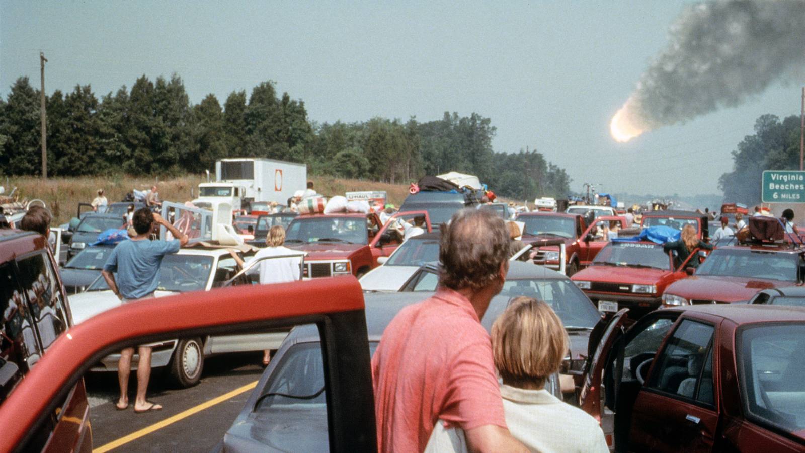 Deep Impact is better than Armageddon, and it’s streaming for free on Tubi